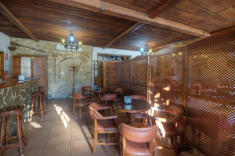 Tugasa Hotel Y Casas Rurales La Posada Villaluenga Del Rosario Exterior photo